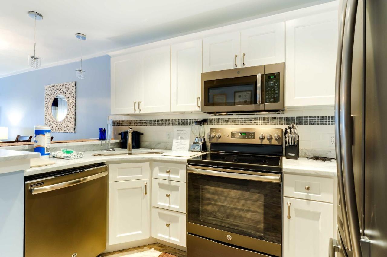 Hilton Head Resort Condo With Pools, Walk To Beach! Hilton Head Island Exterior photo